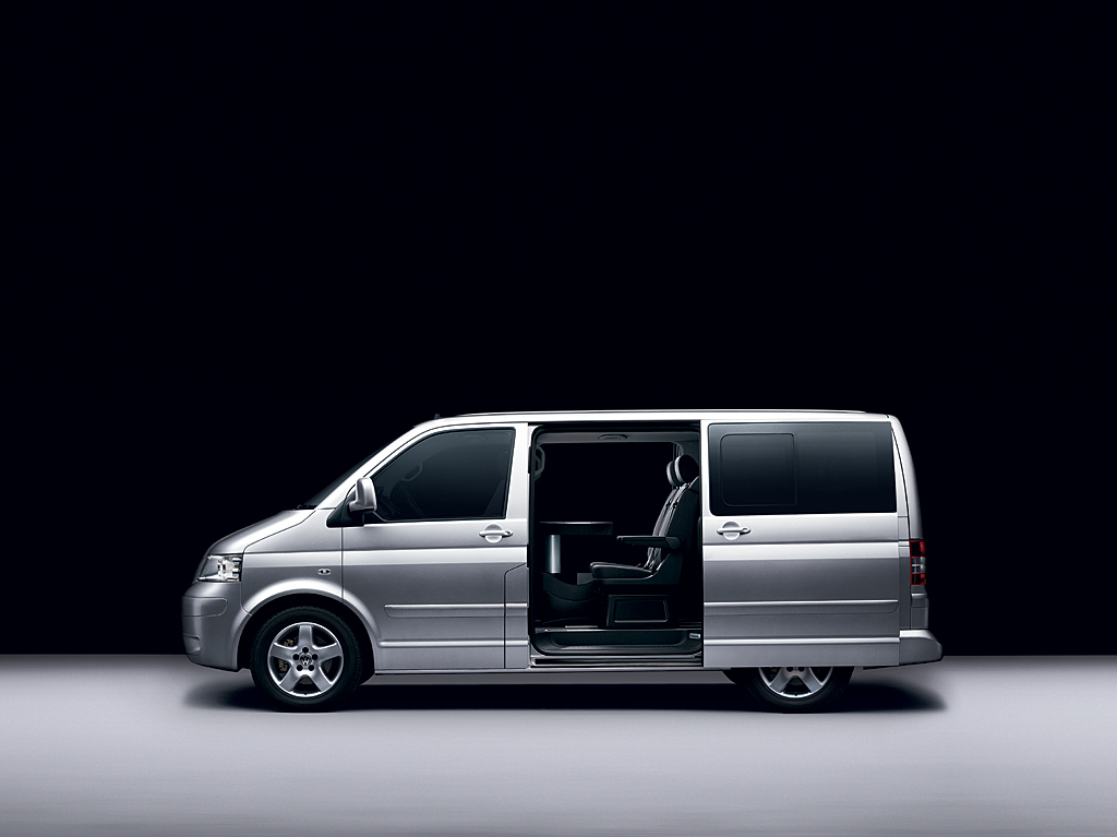 AIRPORT EXECUTIVE SERVICE with our VW Caravelle - CLICK FOR MORE INFORMATION